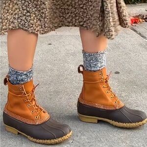 L.L. Bean Women's Bean Boots 8" Navy Medium B Women Size 10 10.5 Winter Snow LL